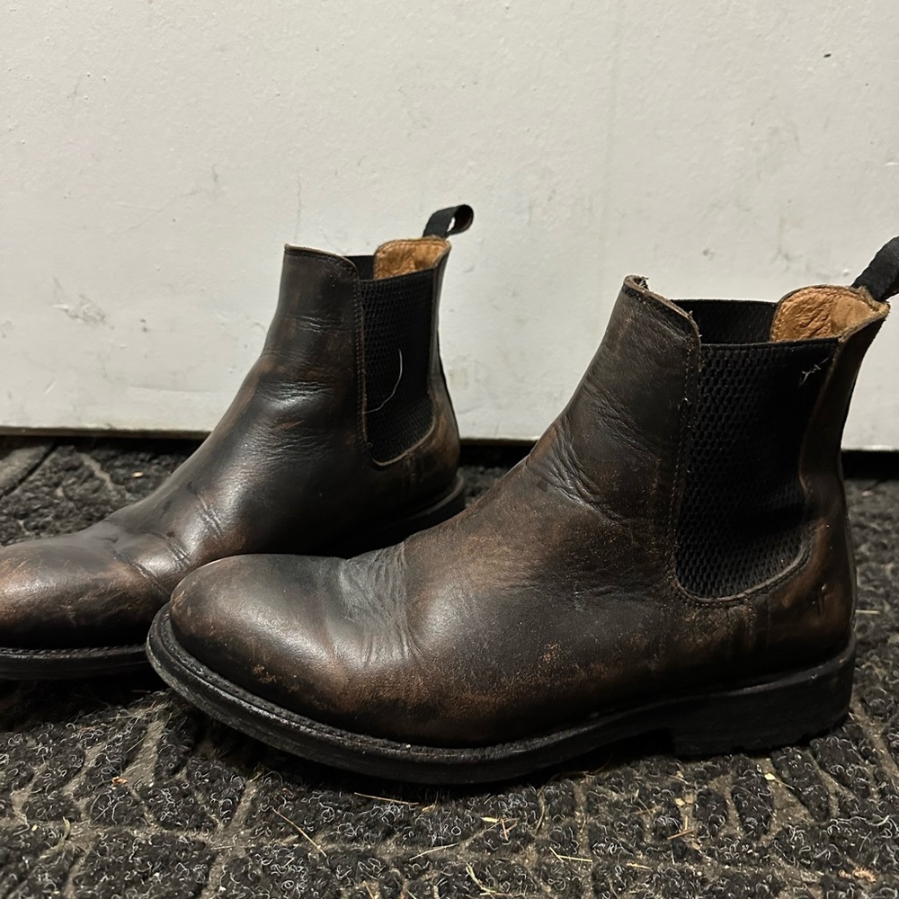 Frye Tyler Chelsea Boot
Hardly worn
Size 7